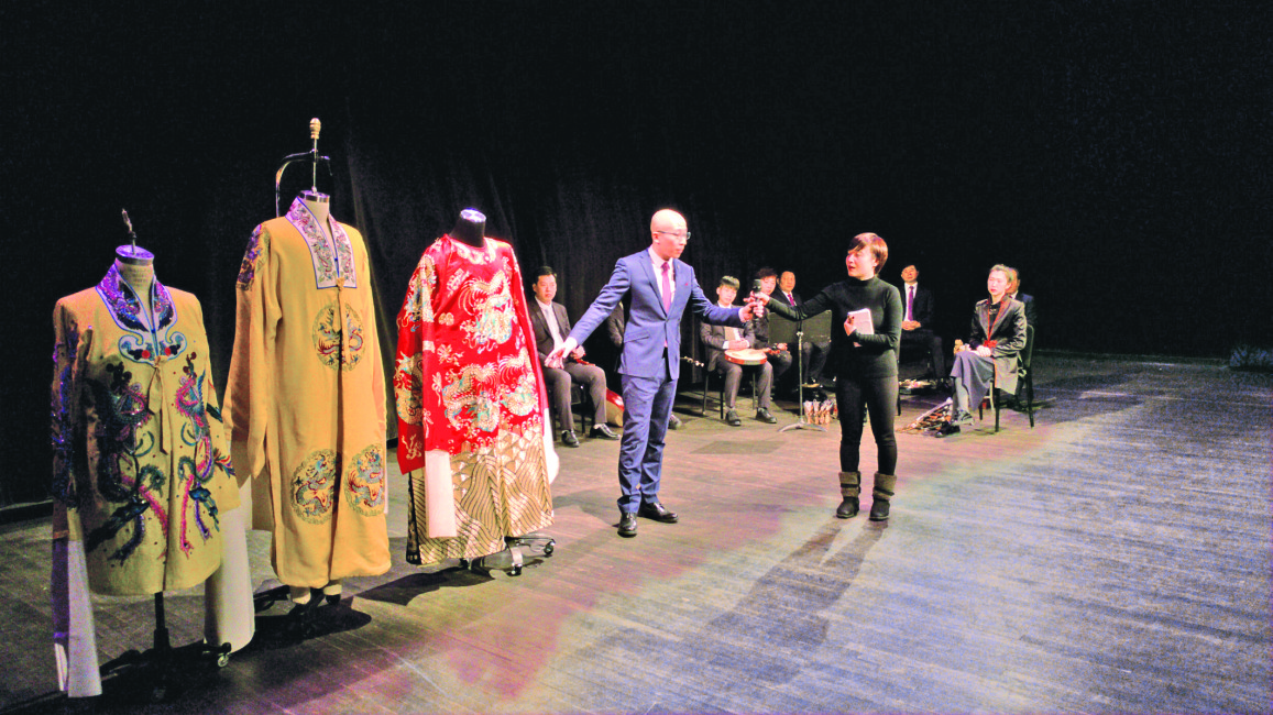 演出期间，国家京剧院一团举办多场京剧讲座，与美国观众互动交流。