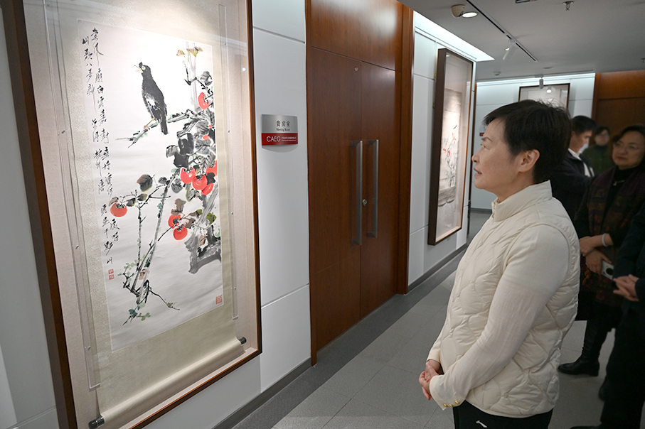 林郑月娥女士到访中国对外文化集团并参观“文化中国”艺廊首展